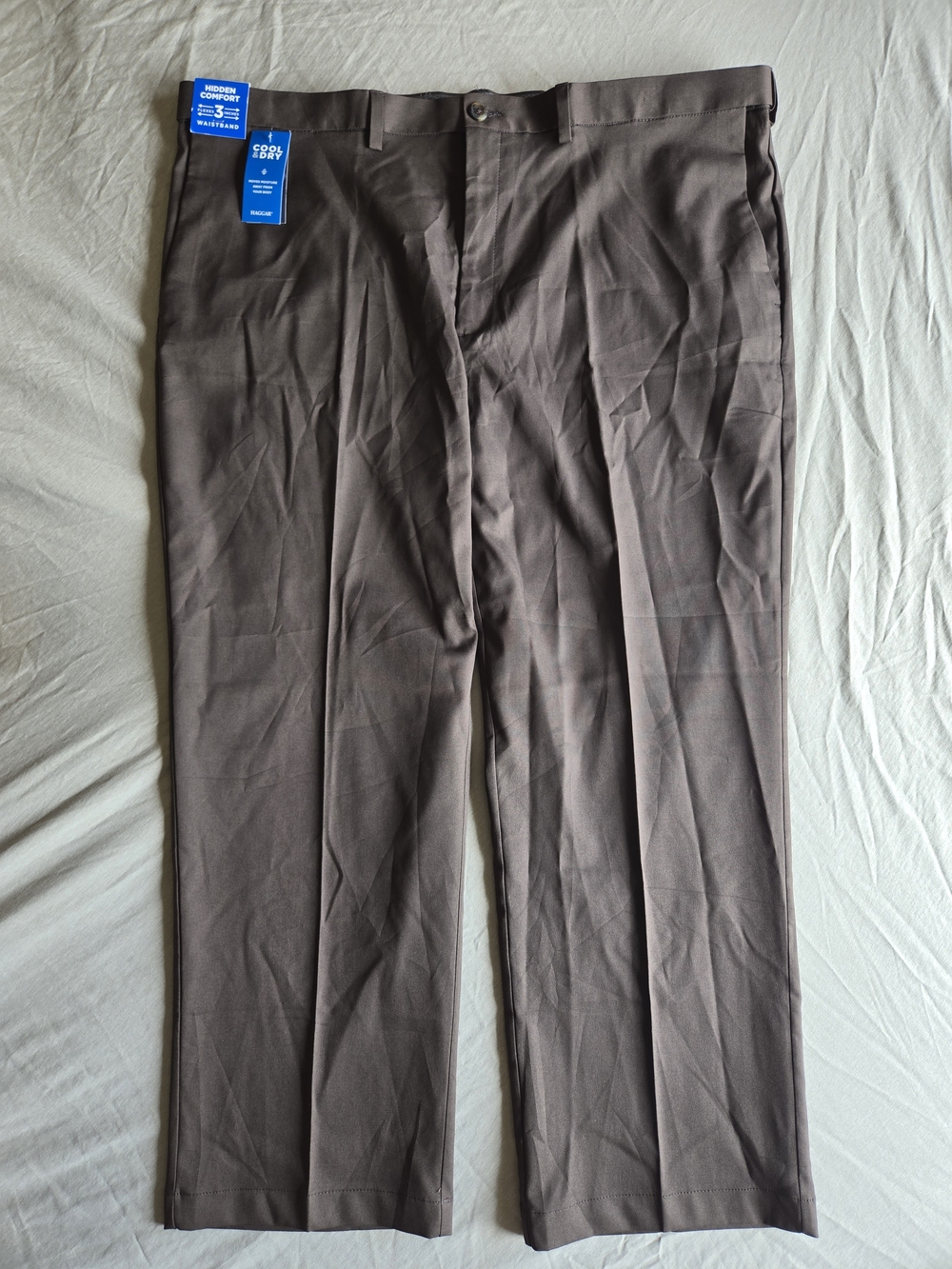 Haggar Men’s Cool & Dry Performance Flex Flat-Front Dress Pants – 44 Brown